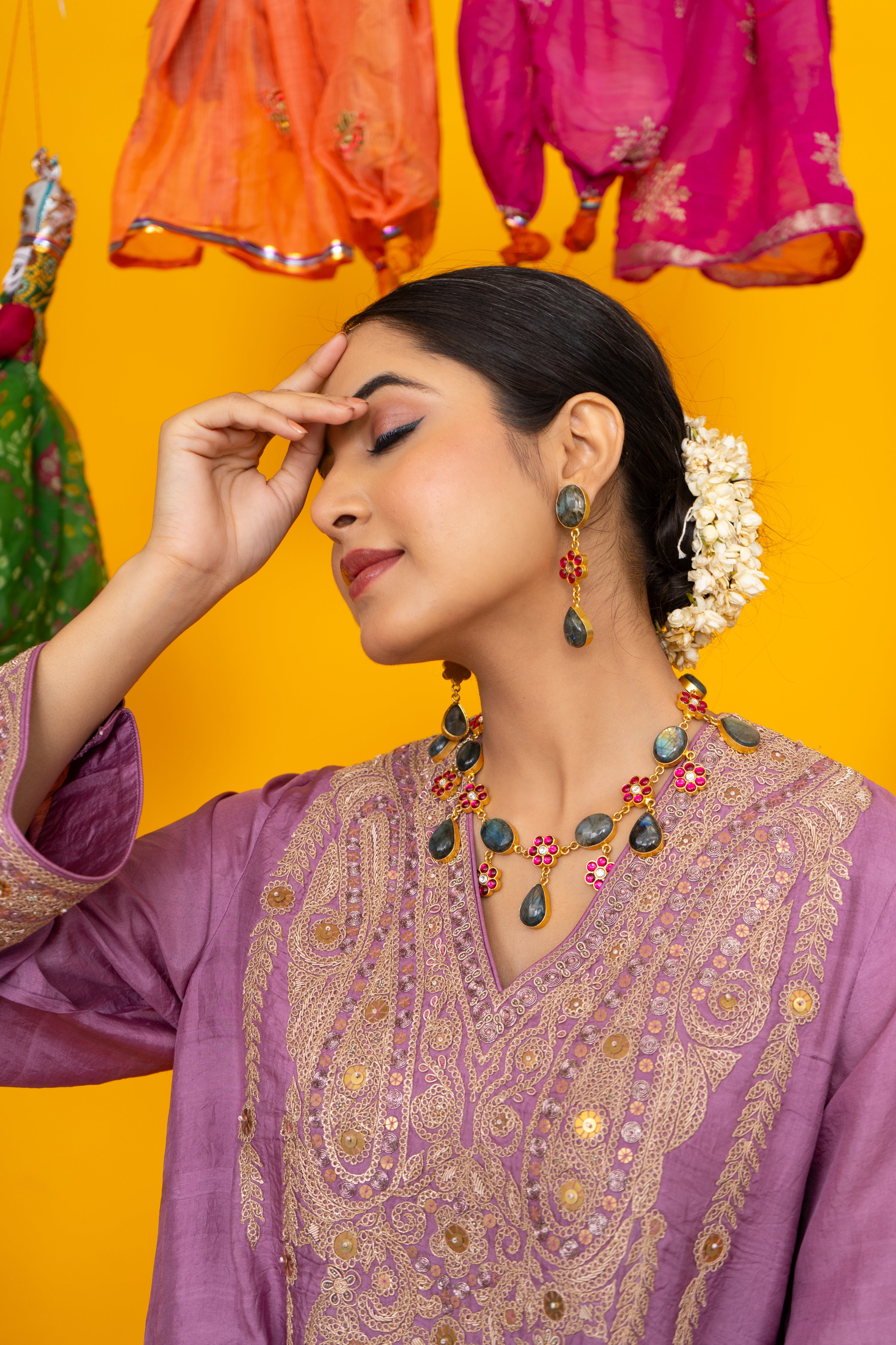 Amrapali Kundan necklace set